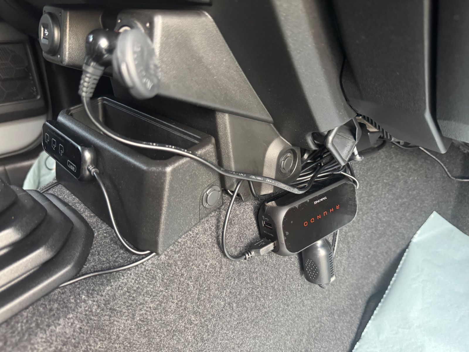 Fahrzeugabbildung Suzuki Jimny Comfort AllGrip NFZ,Temp,SH,8 fach bereift