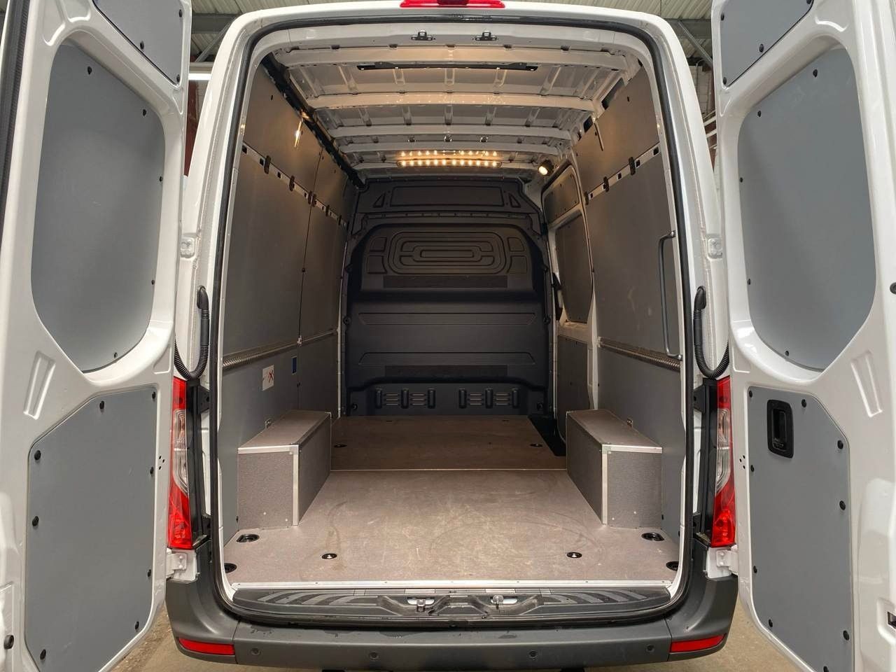 Fahrzeugabbildung Mercedes-Benz Sprinter 317 CDI 9G 3665 Klima AHK3,5t Schwingo