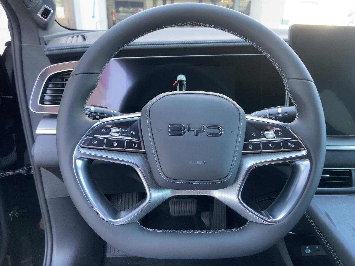 BYD SEALION 7