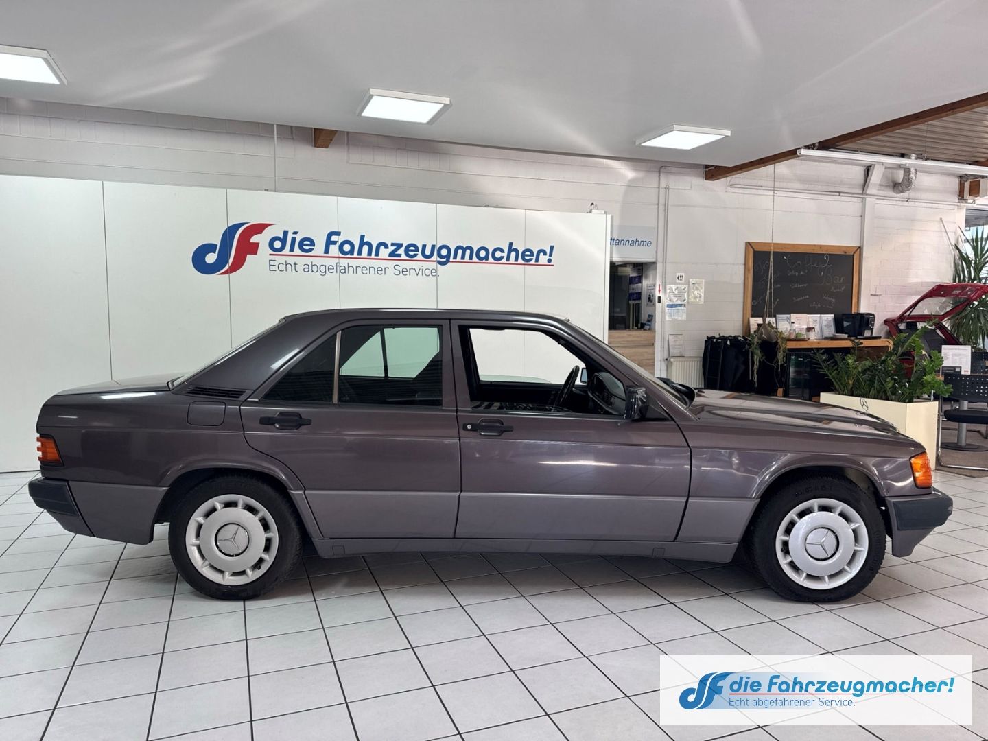 Fahrzeugabbildung Mercedes-Benz 190 Oldtimer Memory Sitze e-Sitze Klima el.SP eF