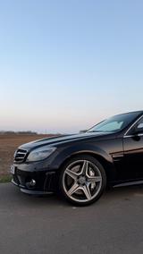 Mercedes-Benz C 63 AMG / Top Zustand / Checkheft gepflegt  - Mercedes-Benz C 63 AMG: Schwarz