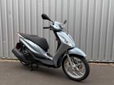 Piaggio Medley 125 E5+ Silber Vorführer nur 174km - PIAGGIO SI
