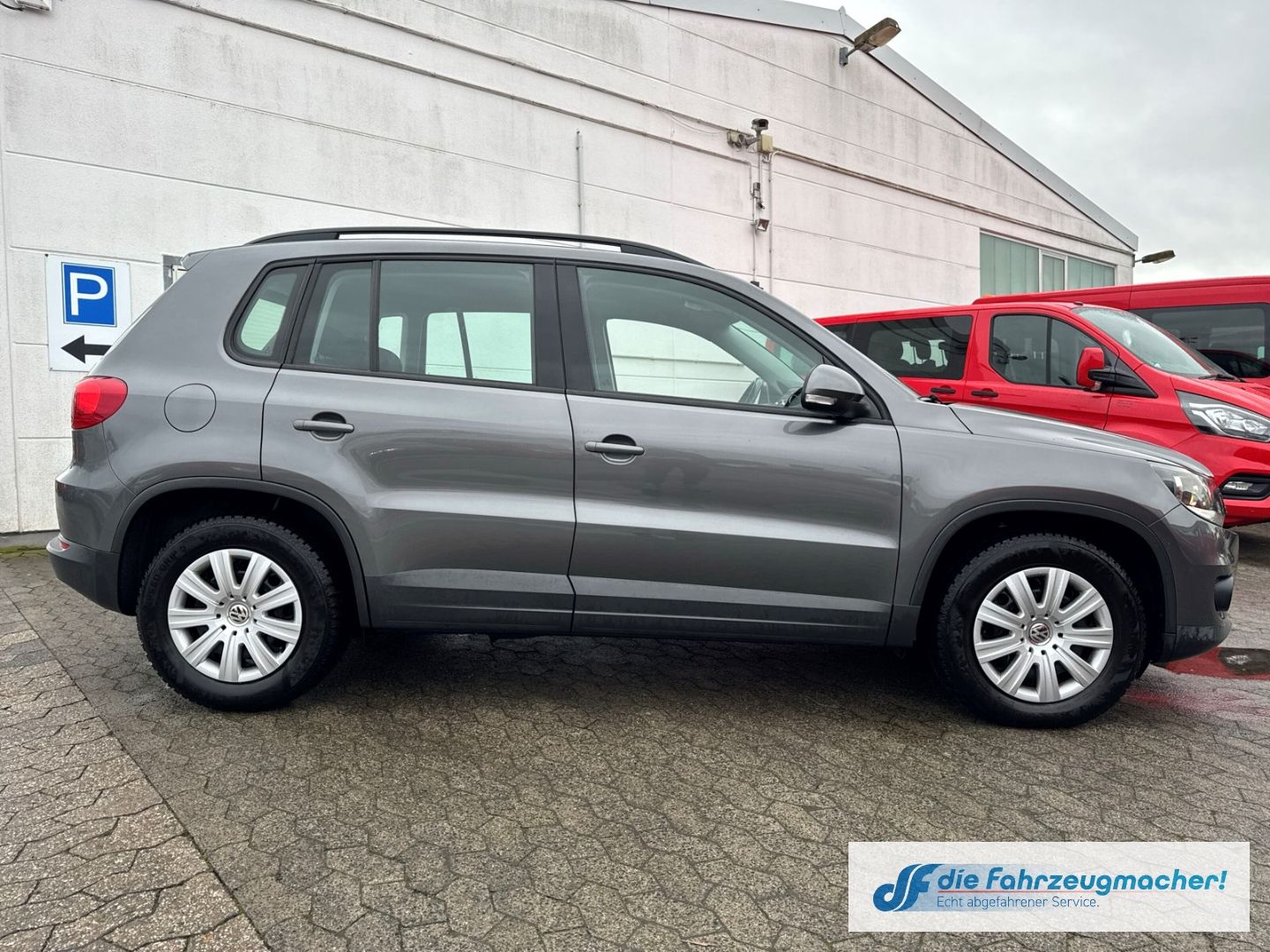 Fahrzeugabbildung Volkswagen Tiguan Trend & Fun BMT PDC Berganfahrass.*EXPORT