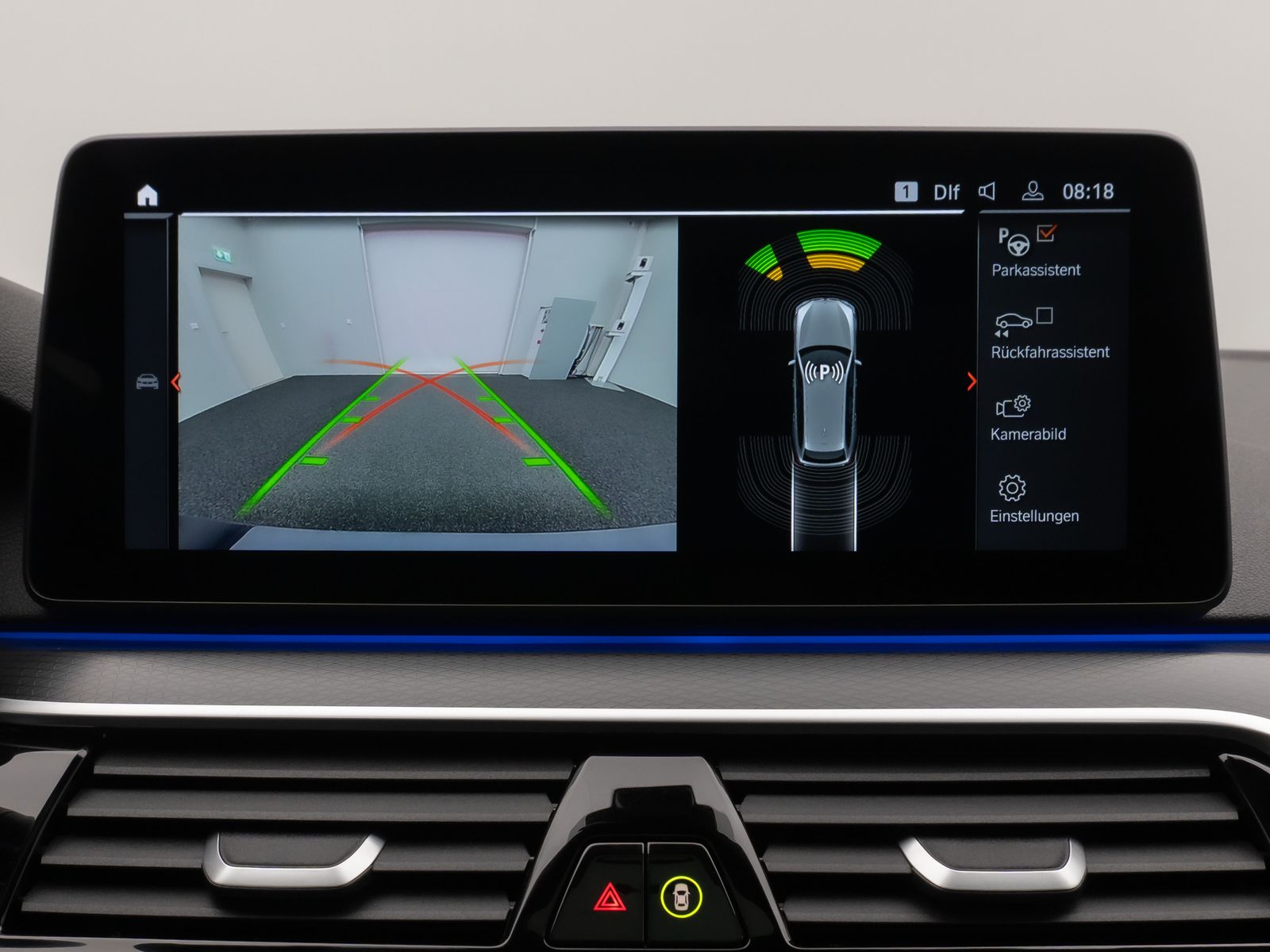 Fahrzeugabbildung BMW 530d xD M Sport Panorama Kamera HUD HiFi Komfort