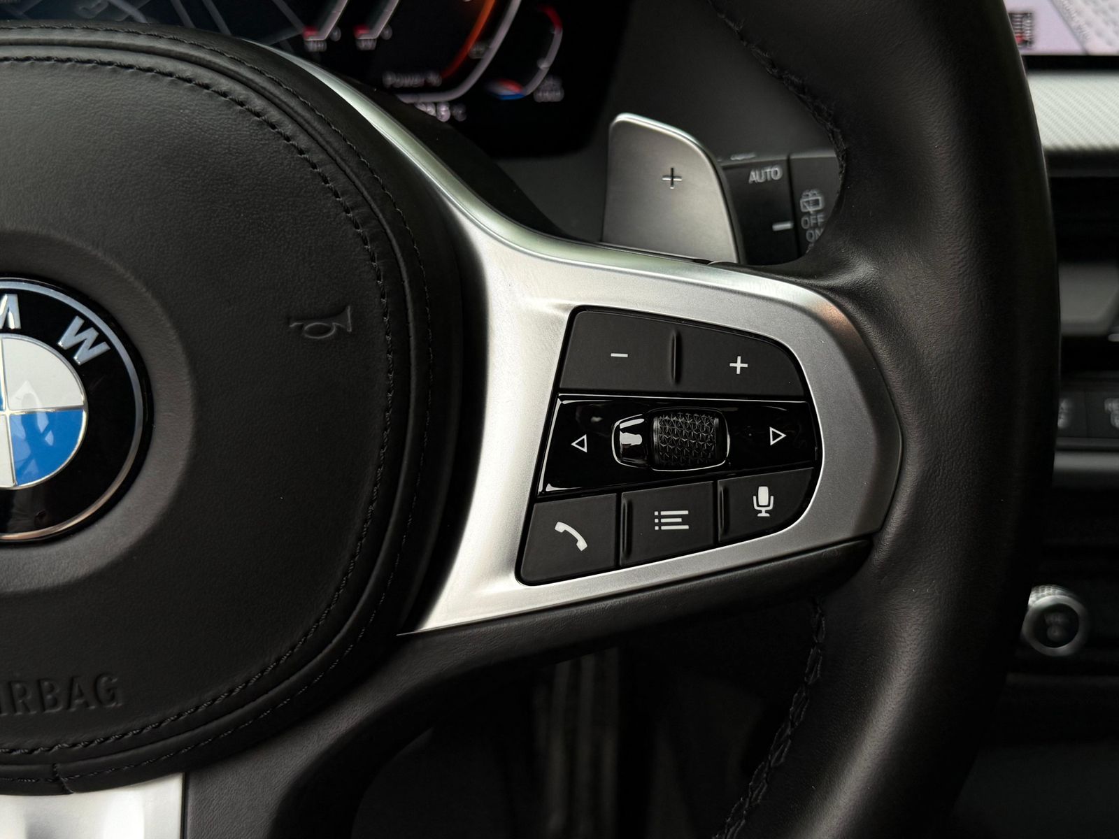 Fahrzeugabbildung BMW 118  d Aut. M Sport LED+NAVI+SHZ+AHK+AMBI+CARPL+