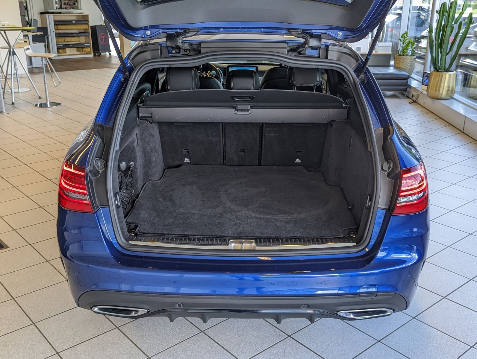 MERCEDES-BENZ C 300 d AMG Multbeam Burmester Memory designo 19 - Image 17