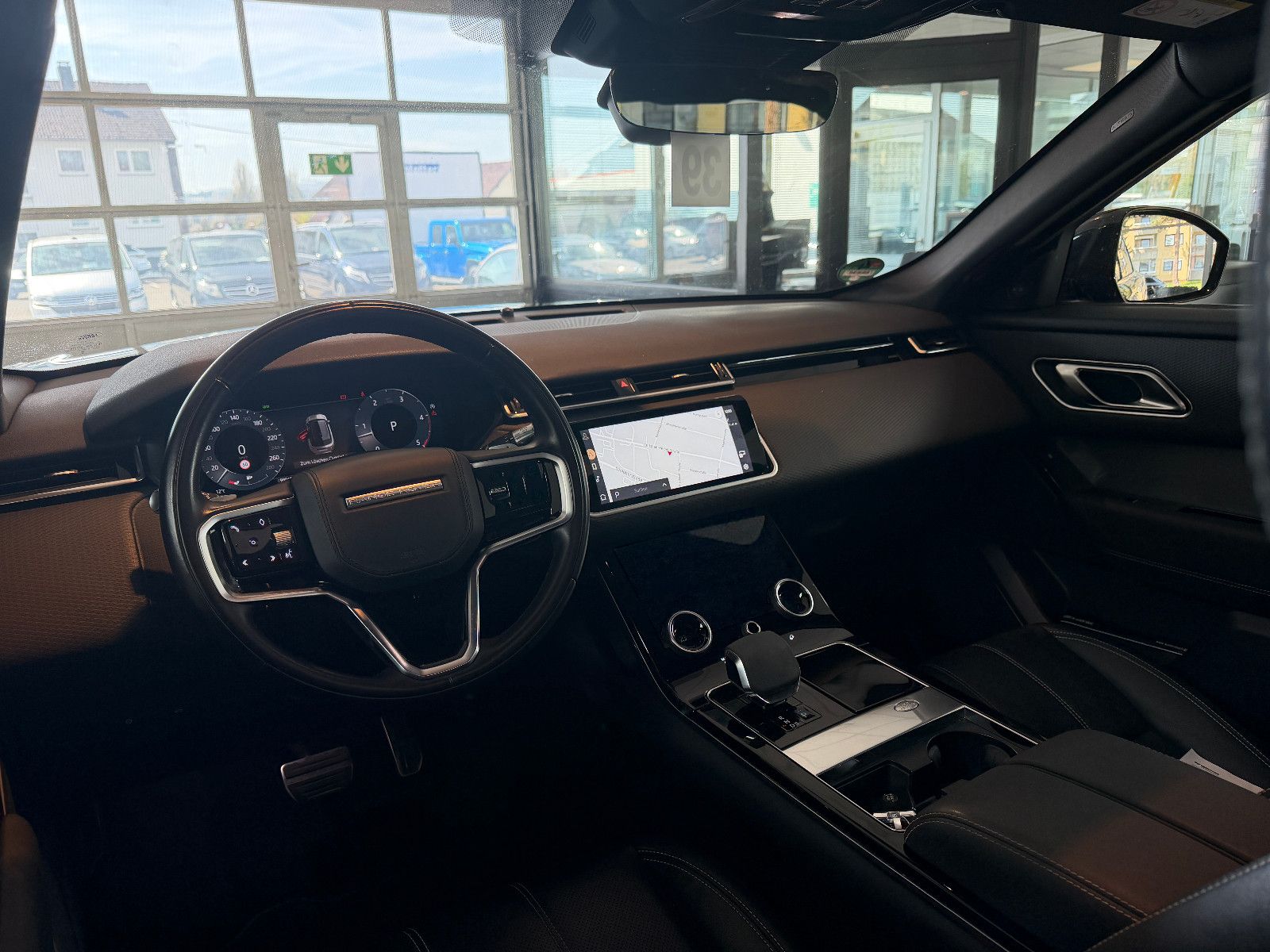 Fahrzeugabbildung Land Rover Range Rover Velar/R-DYNAMIC/PANO/HEAD-UP/ACC