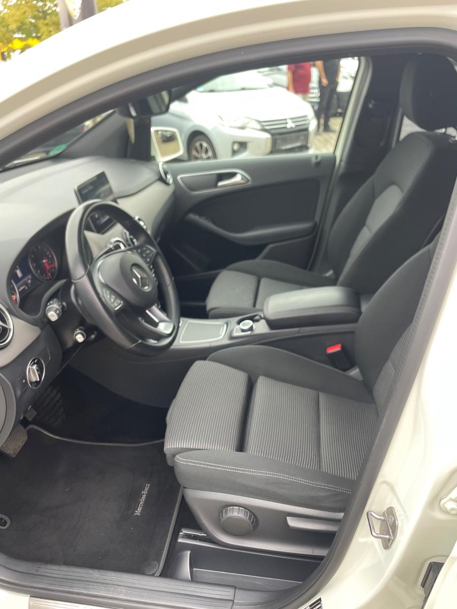Mercedes-Benz B 180 | 7G-DCT Automatik | LED Scheinw. | Tempo.