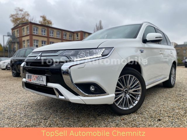 Mitsubishi Outlander 2.4 MIVEC PLUG-IN HYBRID 4WD Kamera