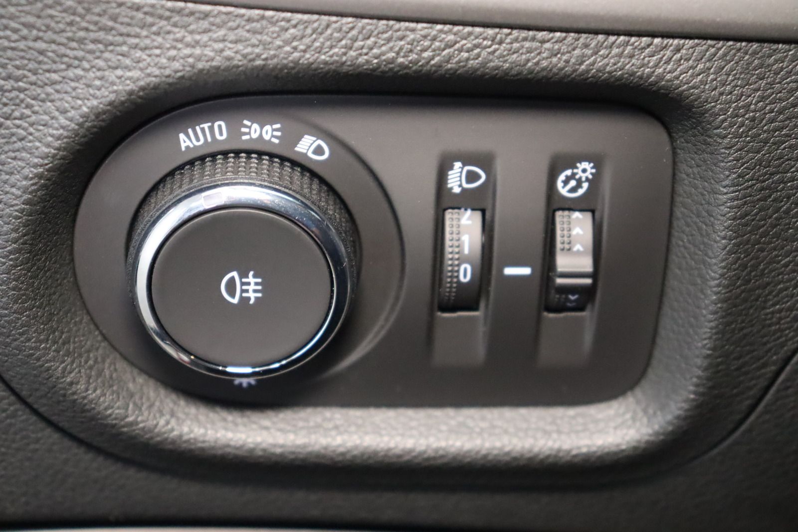 Fahrzeugabbildung Opel Astra K 1.2 i * Navi * LED * 1. Hand