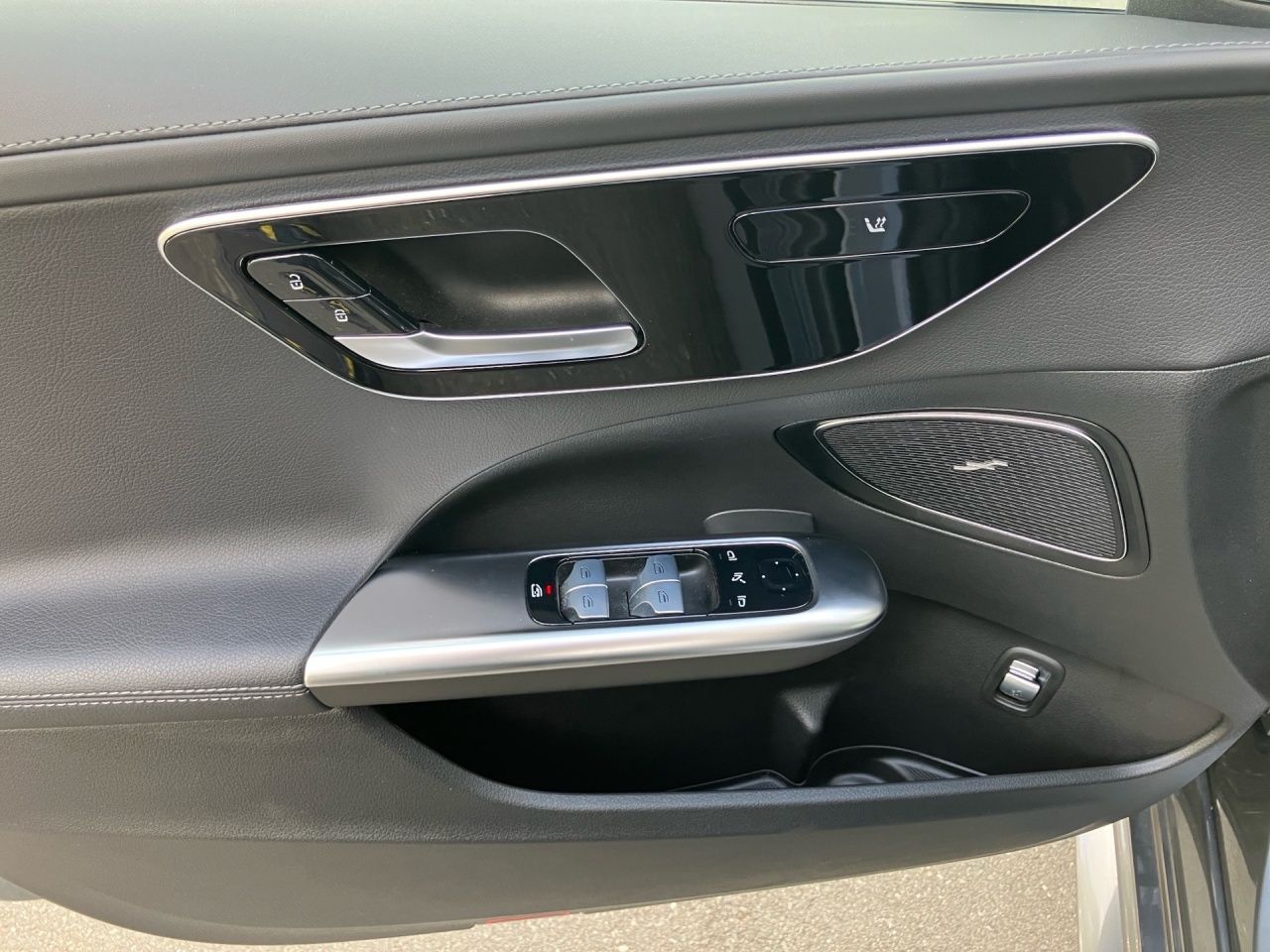 Fahrzeugabbildung Mercedes-Benz C 220 d 4M T AMG AHK Night Pano LED AdvSoundsyst