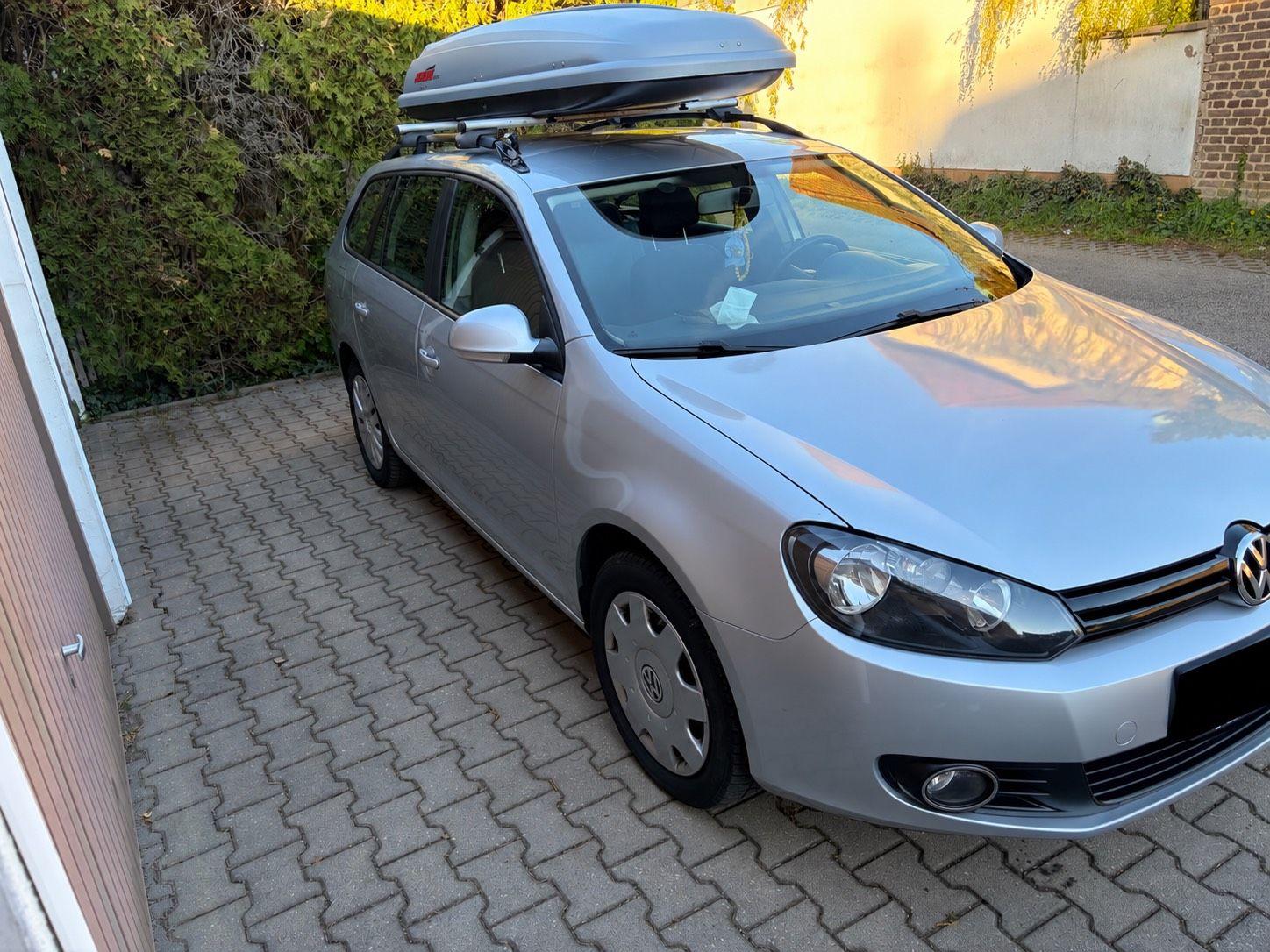Volkswagen Golf 2012 — engine 105 HP (77kW)