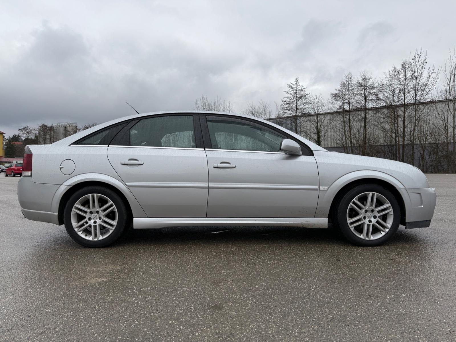 Opel Vectra 2004 — photo 15