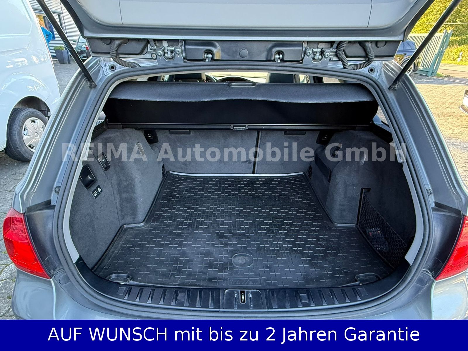 Fahrzeugabbildung BMW 325d Touring, Pano