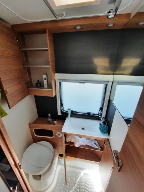 Fahrzeugabbildung Weinsberg CaraOne 480 EU Wie neu/Rundsitzgruppe
