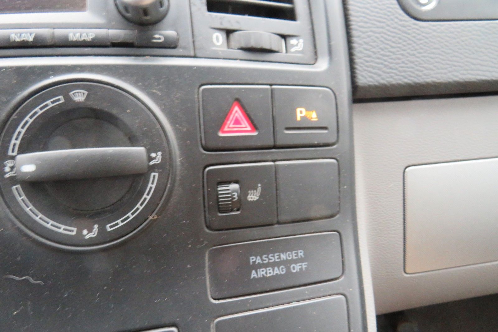 Fahrzeugabbildung Volkswagen T5 California 1.H SCHECKHEFT MOTOR TEILÜBERHOHLT