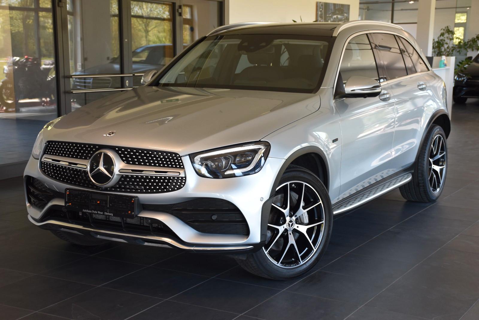 Mercedes-Benz GLC 300 de 4Matic 9G AMG LINE"PANO"360°CAM"AHK"