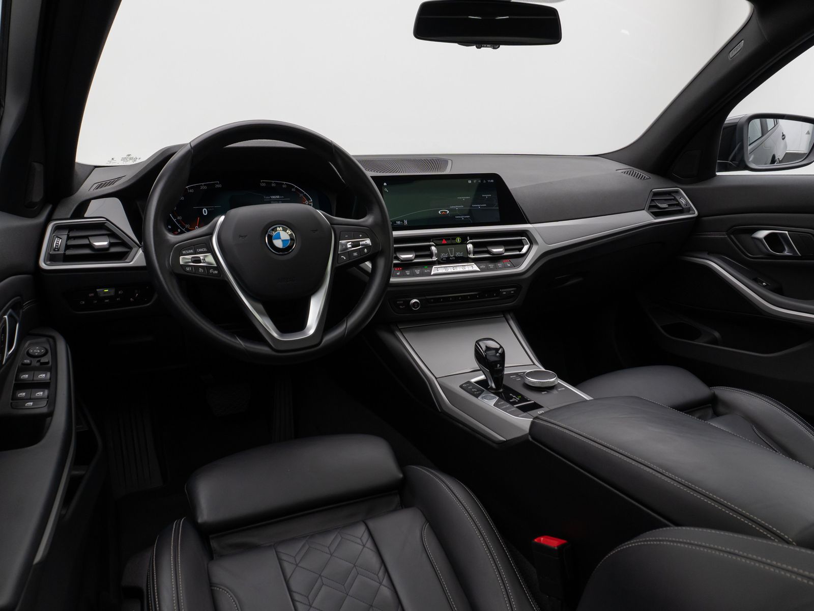 Fahrzeugabbildung BMW 330i Panorama Laser 360°HUD HiFi Komfort Sport