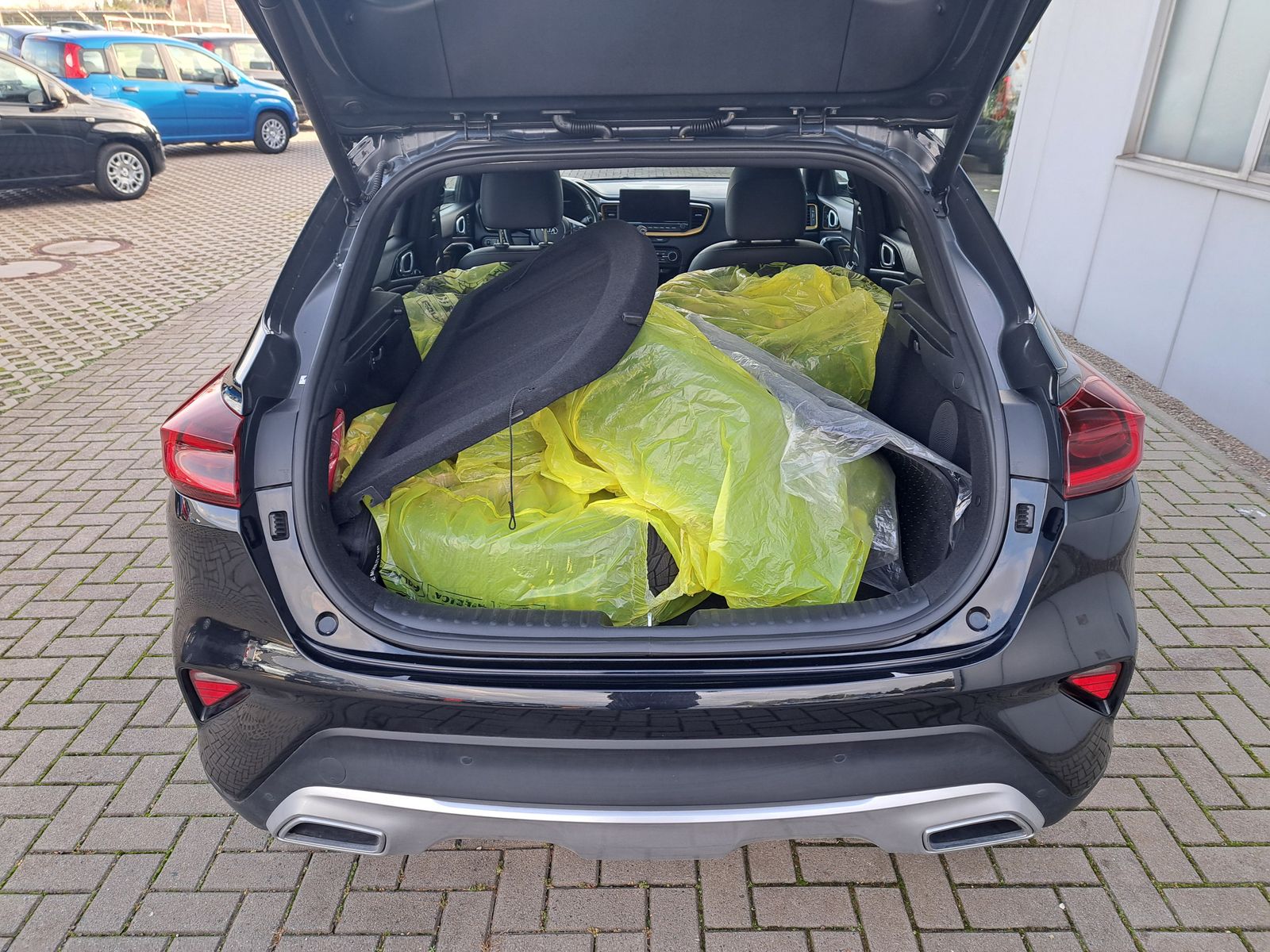 Fahrzeugabbildung Kia XCeed Xdition AUTOMATIK LED PANO KAMERA NAVI JBL