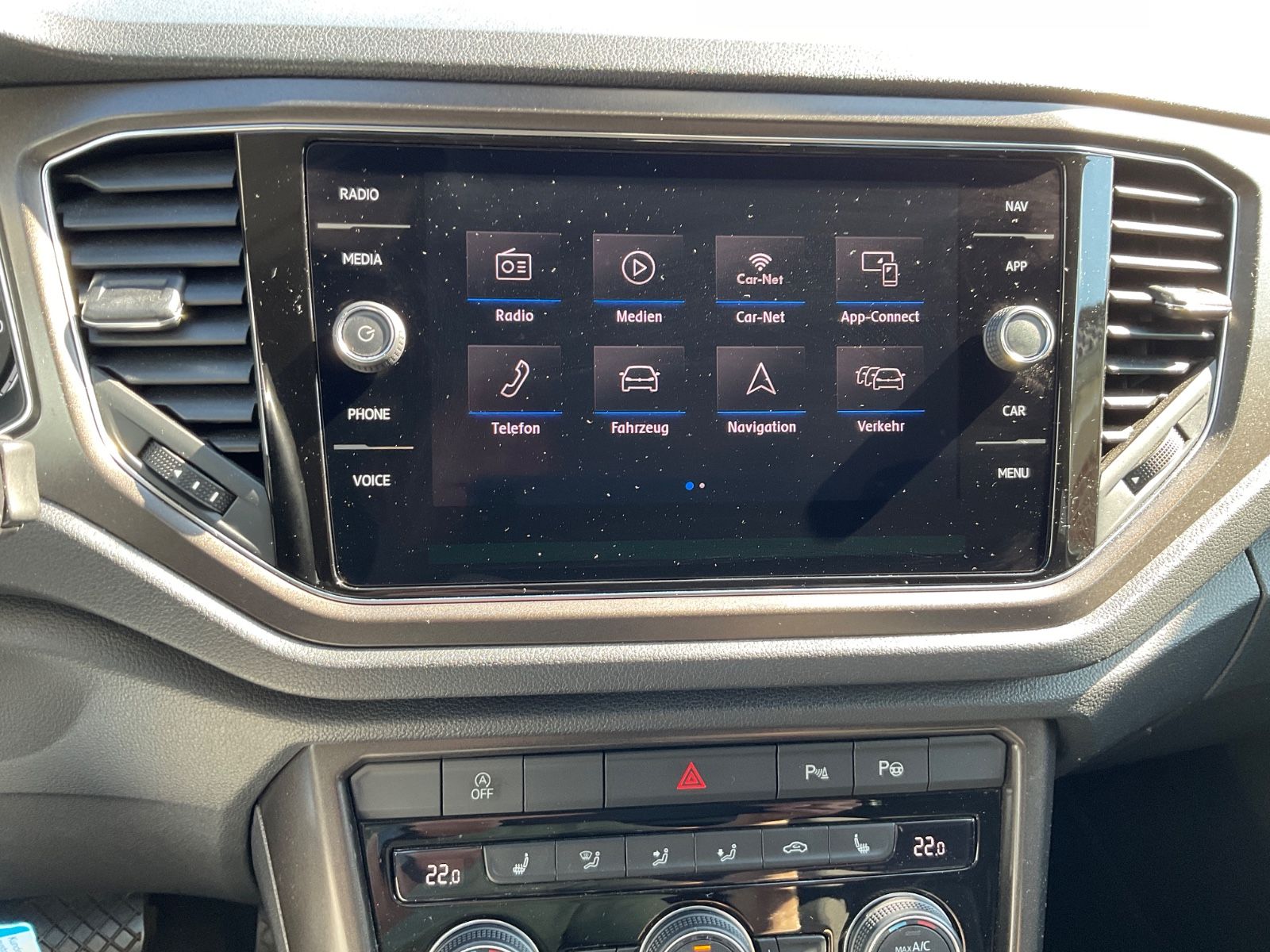 Fahrzeugabbildung Volkswagen T-Roc 1.5 TSI DSG,AHK,Navi,CarPlay