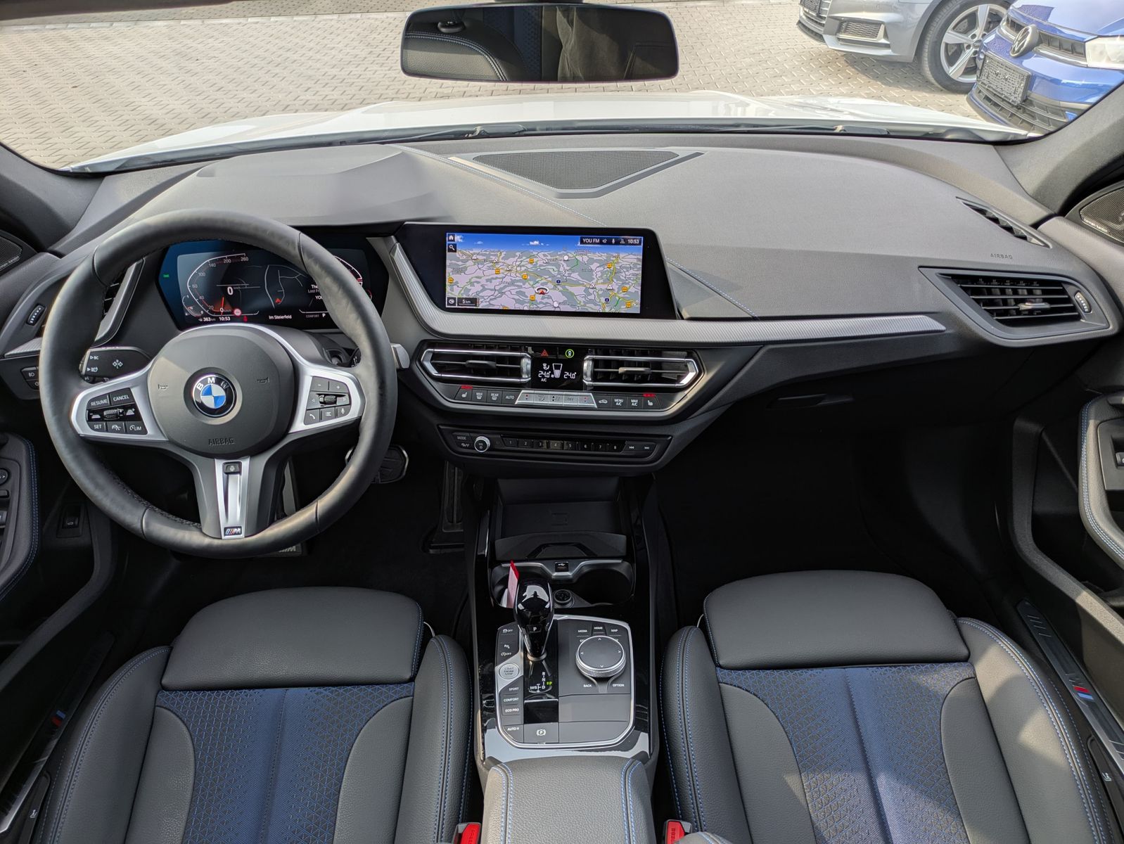Fahrzeugabbildung BMW 120 i M Sport SHADOW*ACC*KAMERA*H&K*AHK*LED*DAB