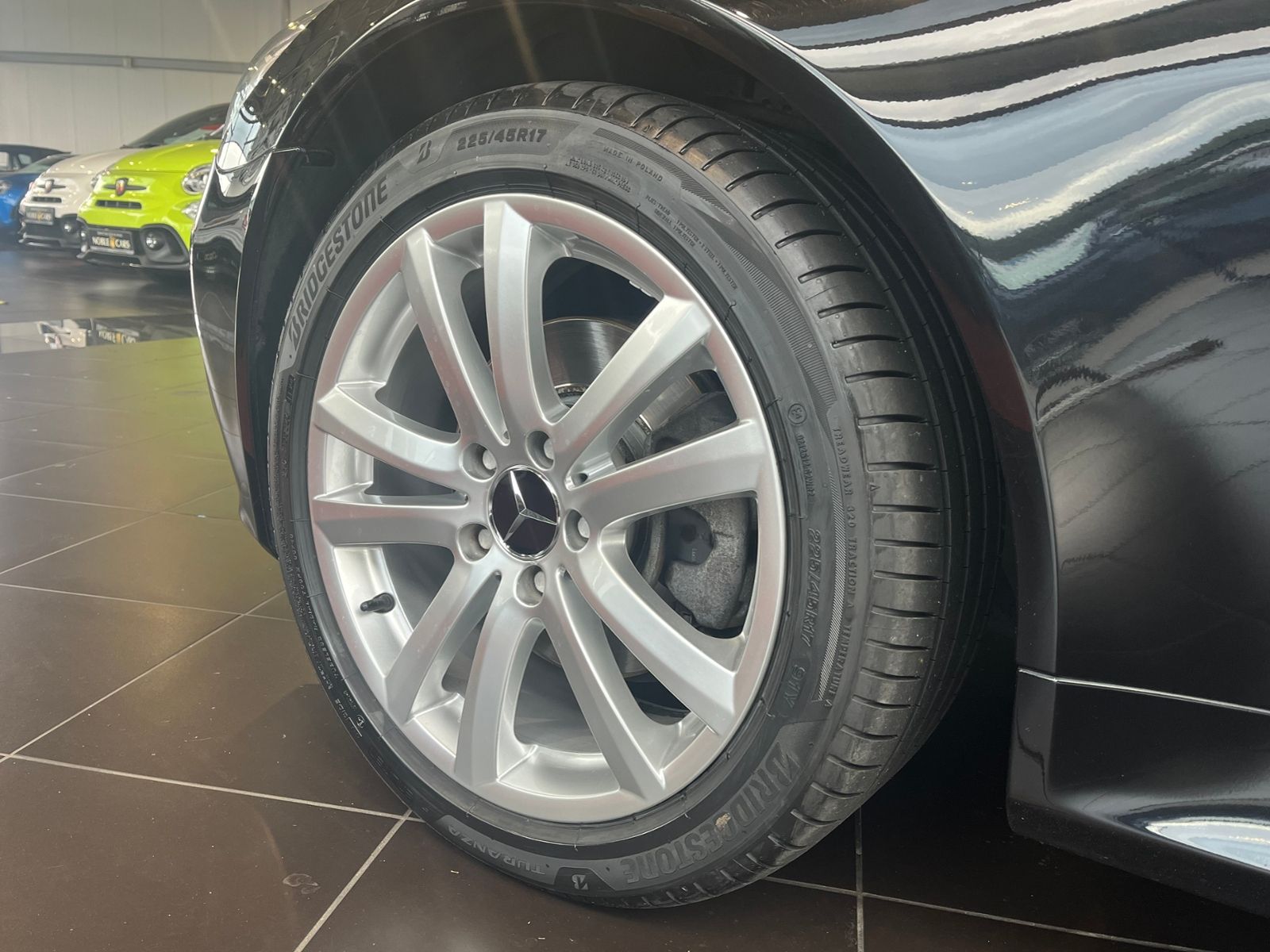 Fahrzeugabbildung Mercedes-Benz SLK Roadster 200 Kompressor AIRSCARF PDC SHZ