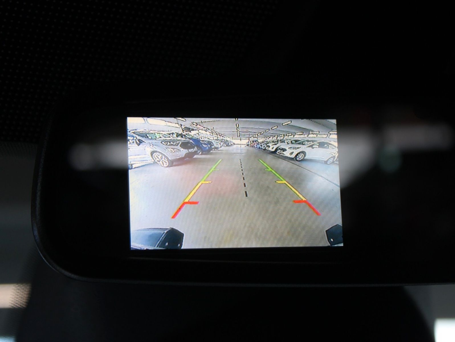 Fahrzeugabbildung Ford Transit Connect L2 Rollstuhlrampe Heckausschnitt