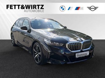 BMW 540d xDrive Touring M Sport|AHK|Pano|20"LMR|B&W
