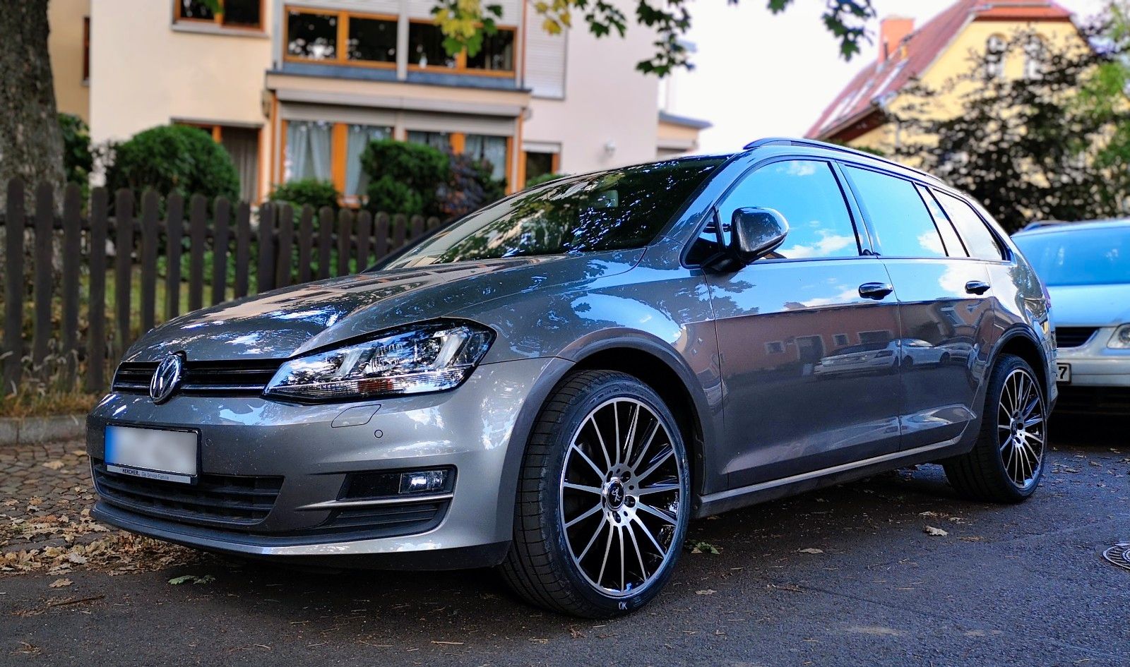 VW Golf Variant Comfortline*DSG*18"*SHZ*AHK*Xenon