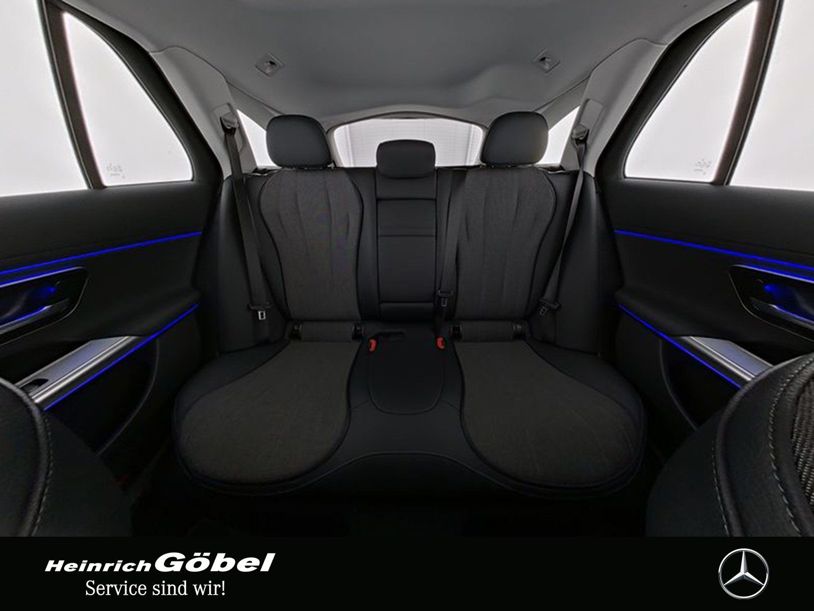 Fahrzeugabbildung Mercedes-Benz E 220 d AVANTGARDE+PANO+AHK+DISTRONIC+KAMERA