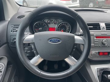 Fahrzeugabbildung Ford Kuga Titanium Klima, PDC vo hi