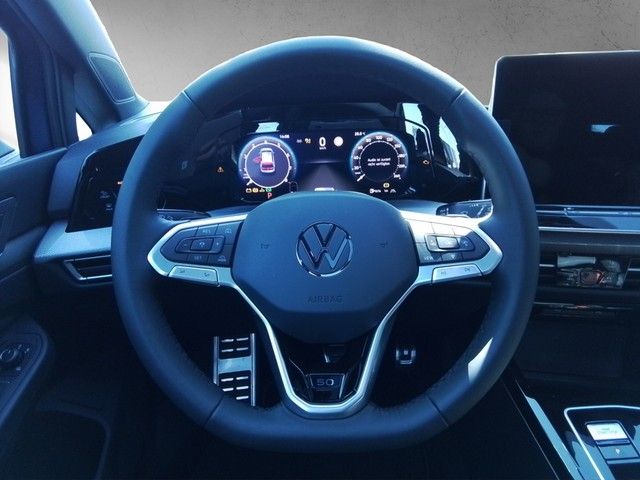 Fahrzeugabbildung Volkswagen Golf VIII EDITION 50 Matrix AHK PANO HUD Kamera