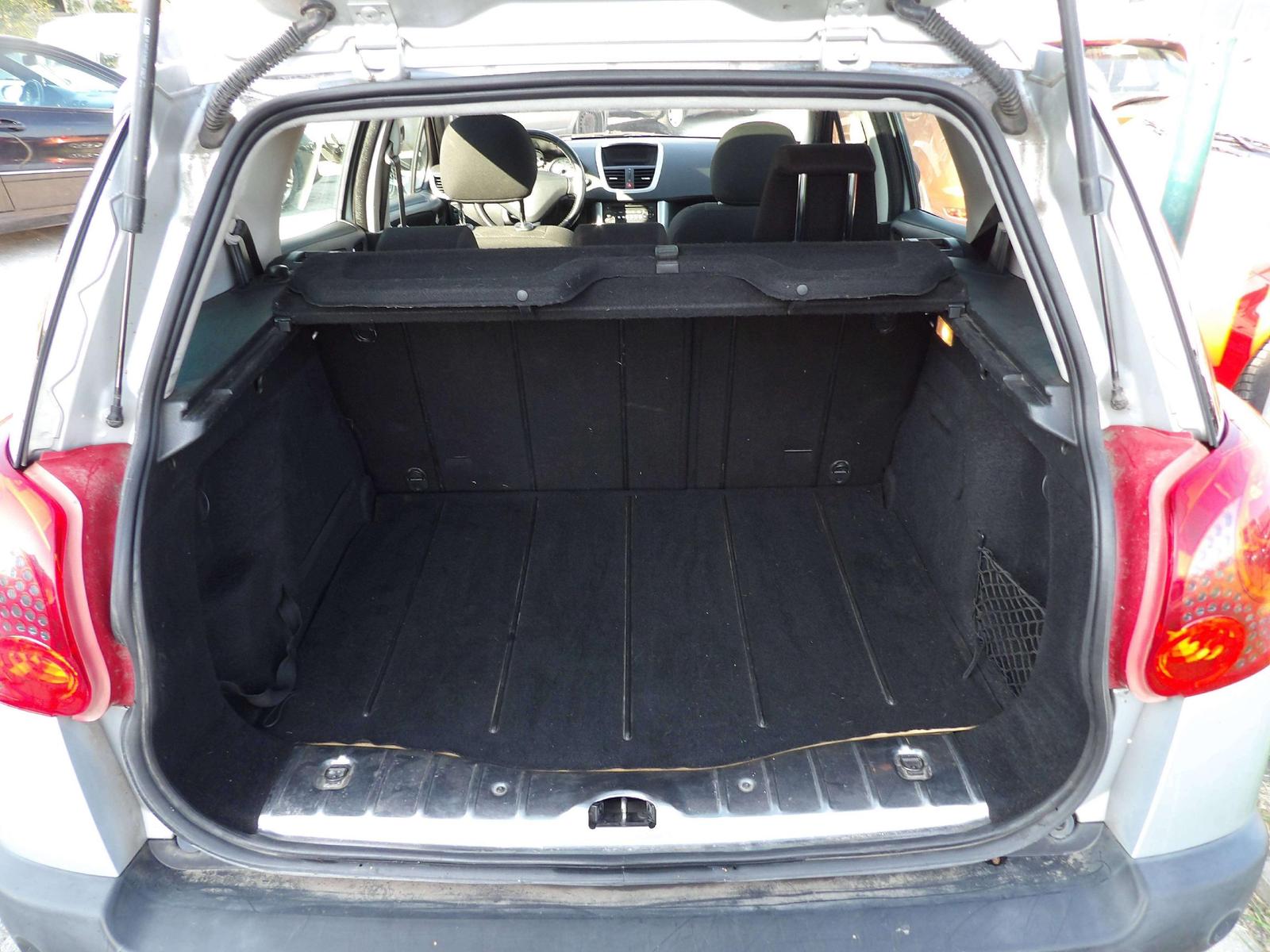 Peugeot 207 2008 — photo 9