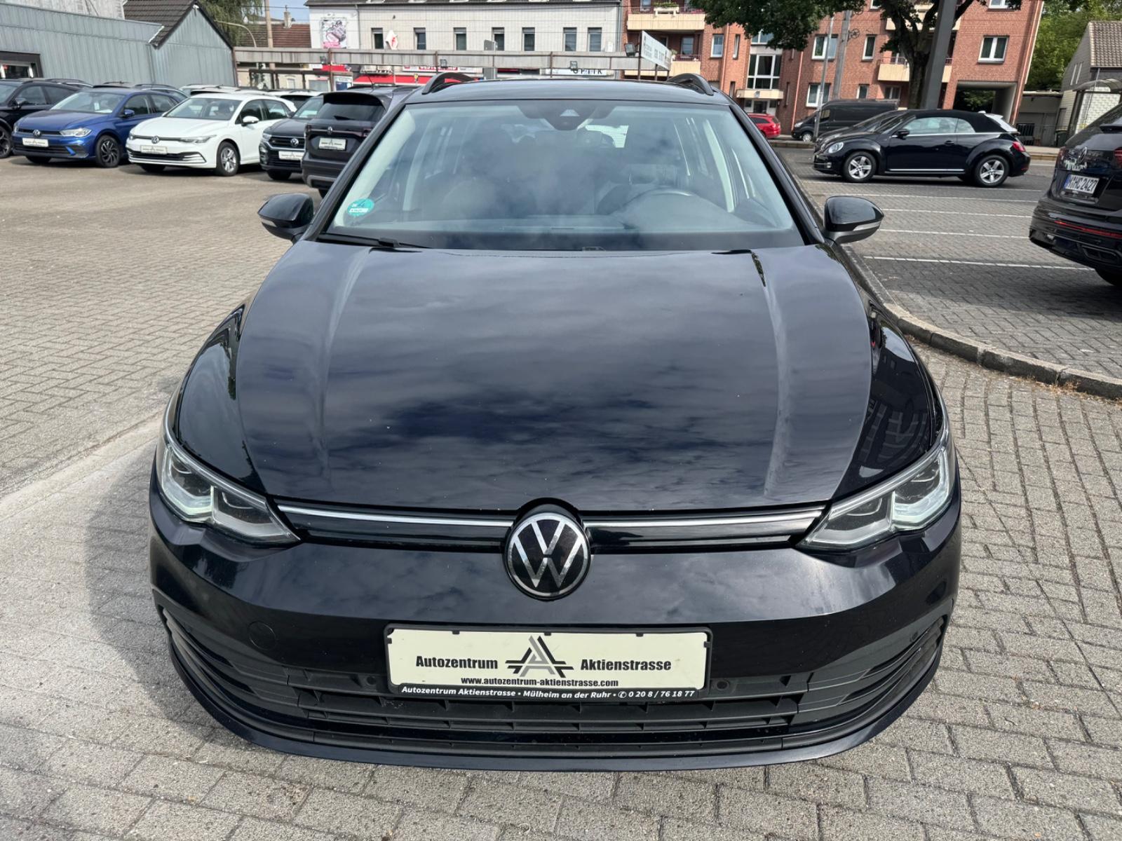 Volkswagen Golf VIII Variant Life Navi PDC ACC App Connect
