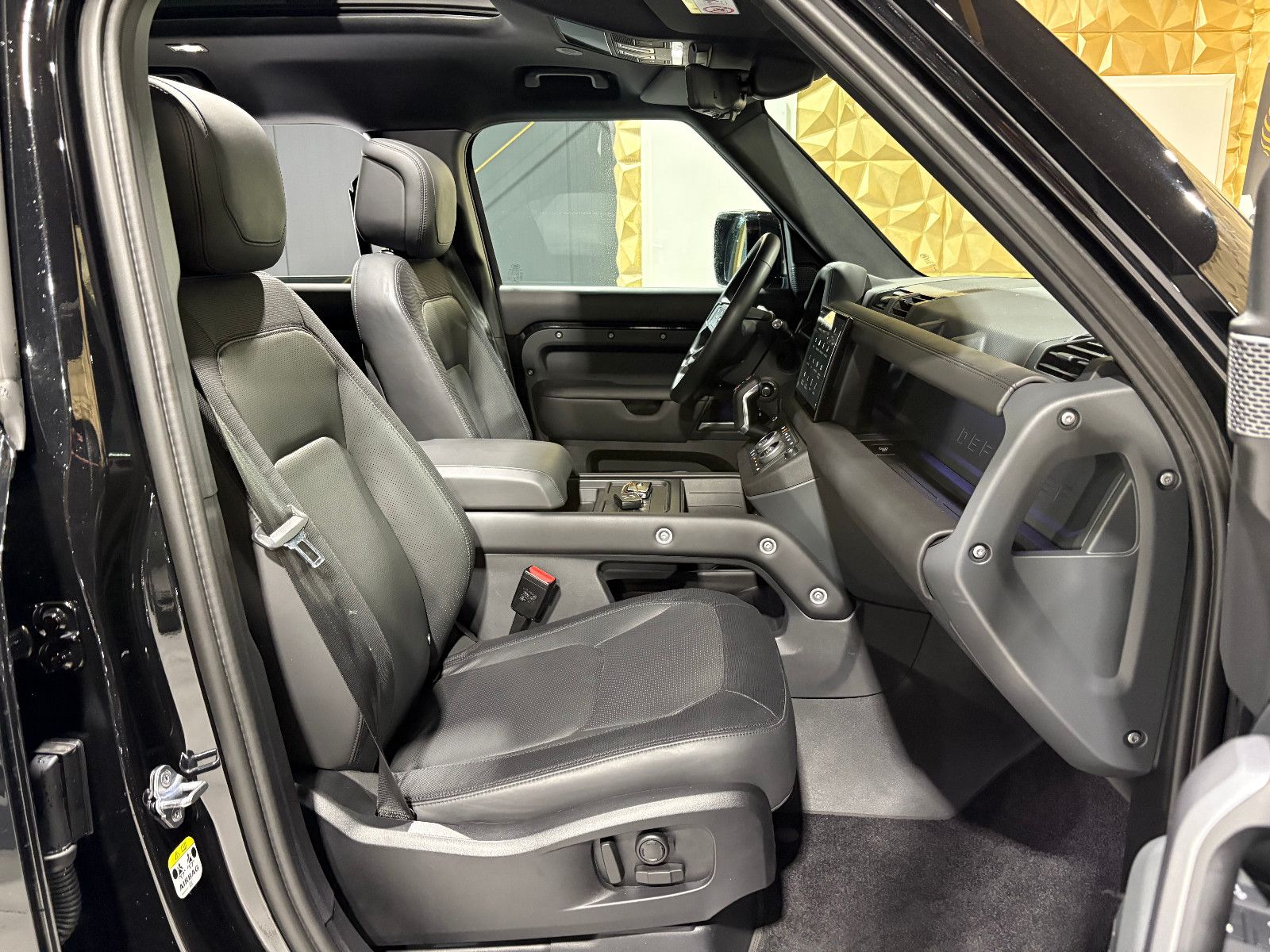 Fahrzeugabbildung Land Rover Defender 110 X-Dynamic HSE/PANO/360°/AHK/APPLE/
