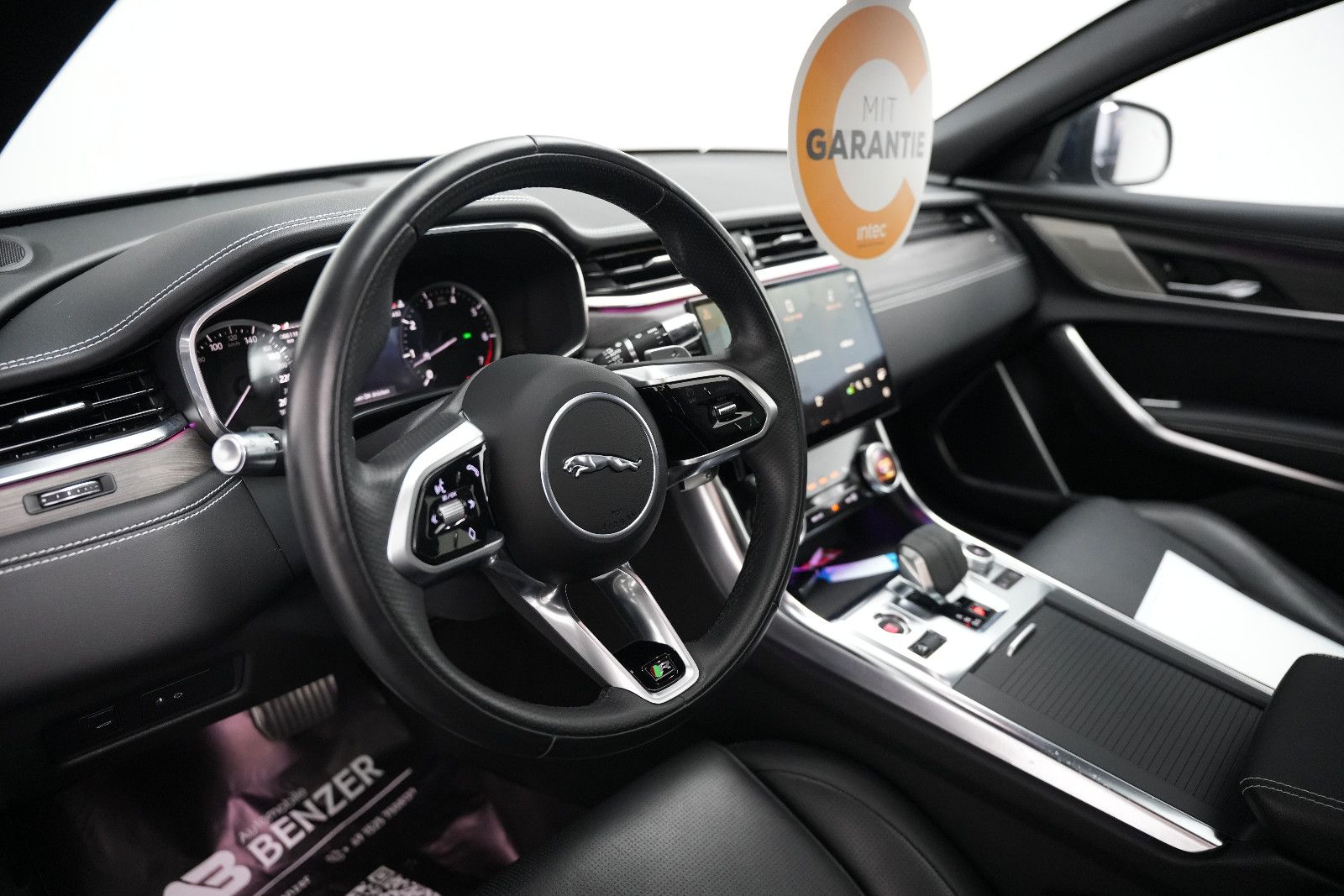 Fahrzeugabbildung Jaguar XF Sportbrake R-Dynamic SE AWD/PANO/KAM/MERIDIAN