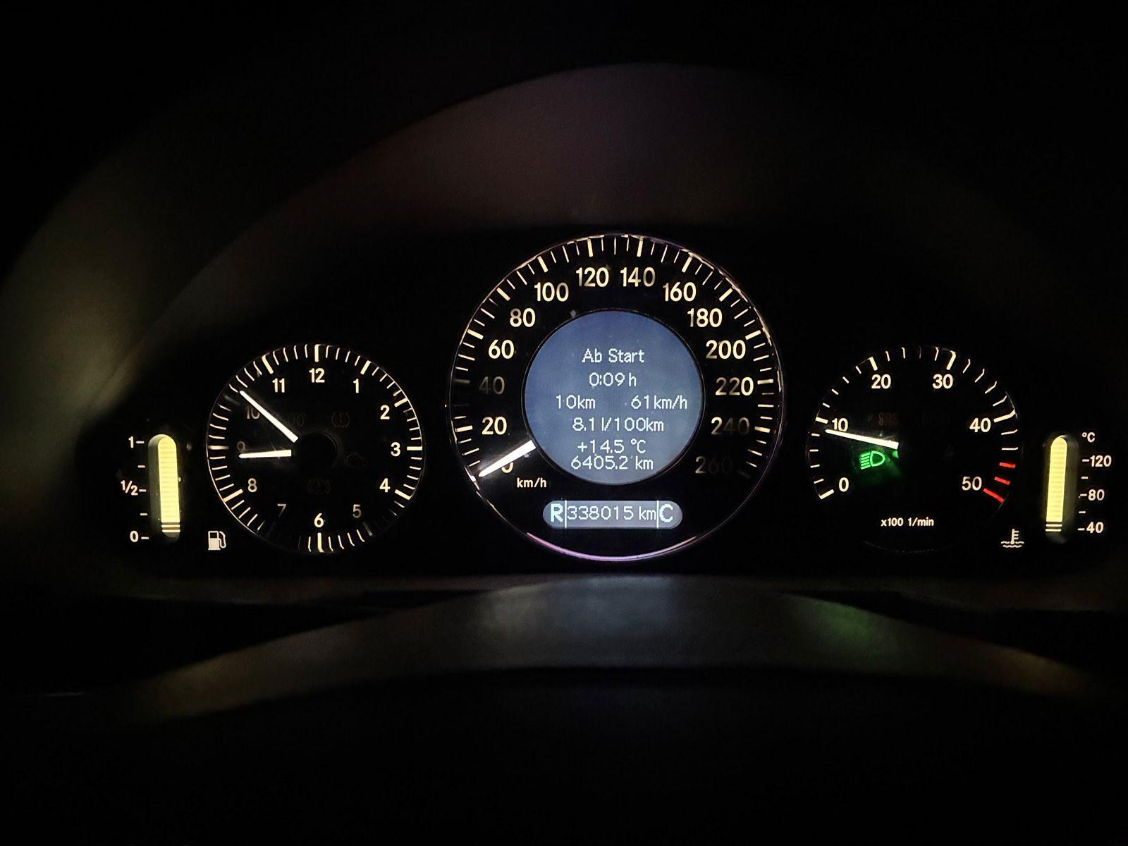 Mercedes-Benz E220 2005 — photo 6