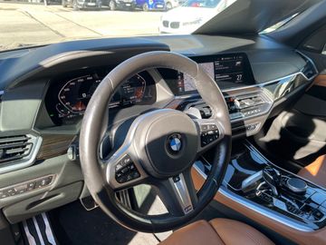 BMW X5 M50d Gestiksteuerung Head-Up