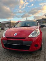 Renault Clio Yahoo! Edition - Renault Clio mit Benzin-Antrieb: Limousine, Yahoo