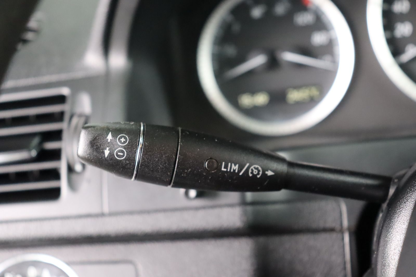 Fahrzeugabbildung Mercedes-Benz C 200 CDI T * Sitzhg. * PDC * Xenon
