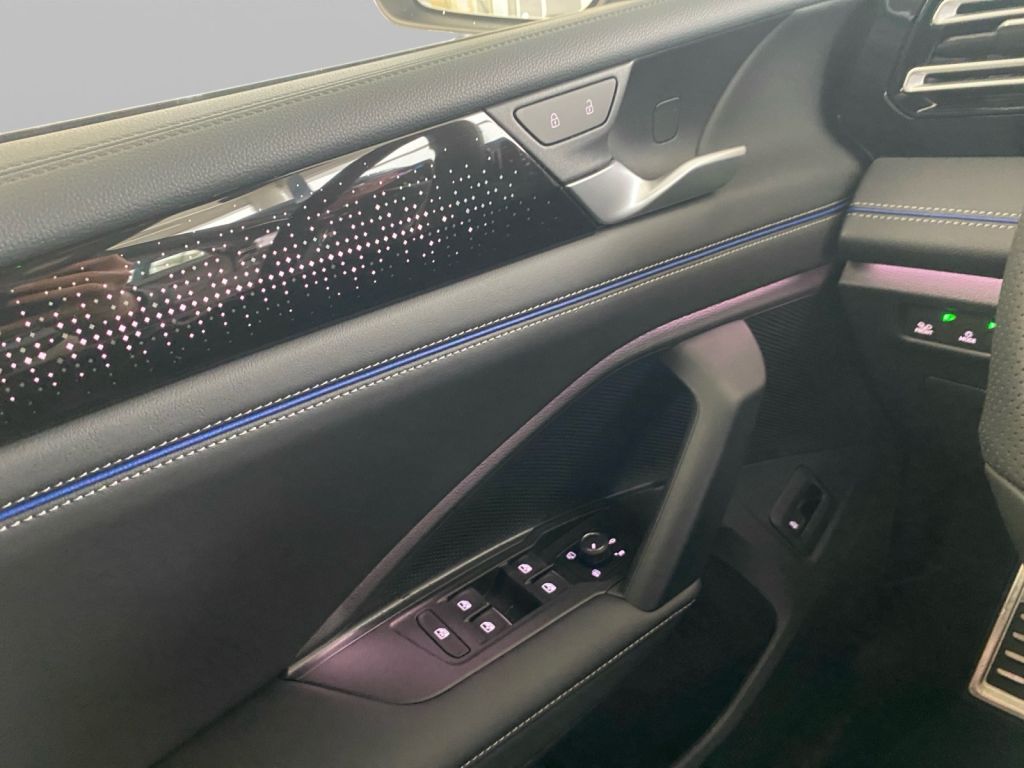 Fahrzeugabbildung Volkswagen Tiguan 1.5 eTSI DSG R-Line* 3 J. Anschlussgarant