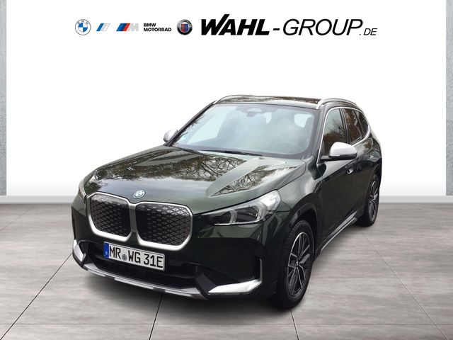 BMW iX1 xDrive30 xLine DAB LED RFK Komfortzg. AHK