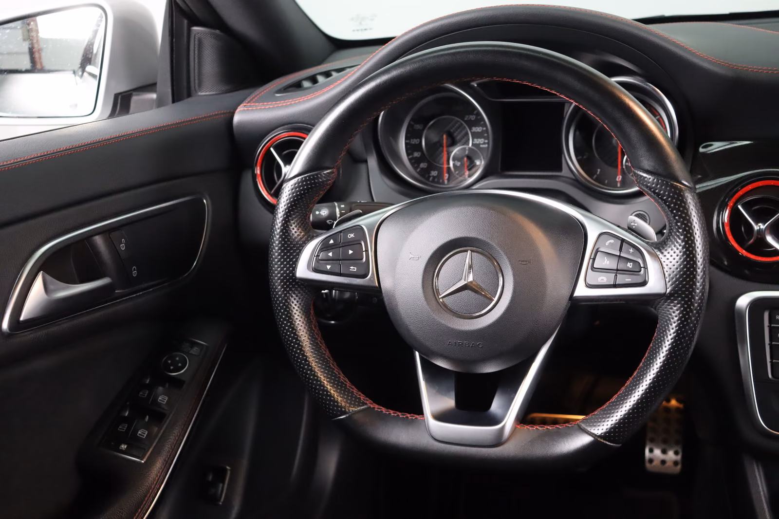 Mercedes-Benz CLA 45 AMG 4Matic Coupe * Led * Navi * Alcantara