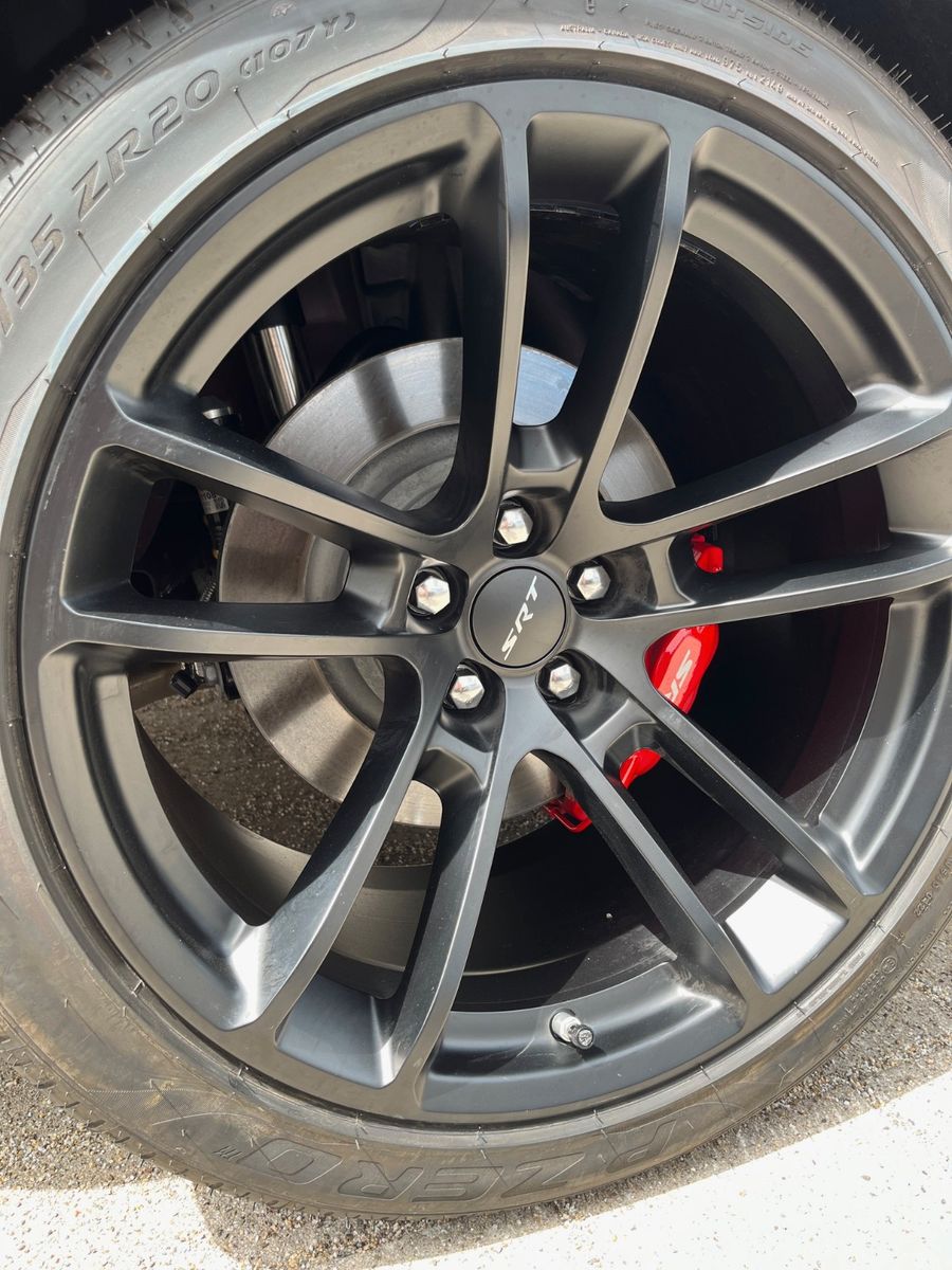 Fahrzeugabbildung Dodge Challenger SRT Hellcat Widebody XR 888 PS