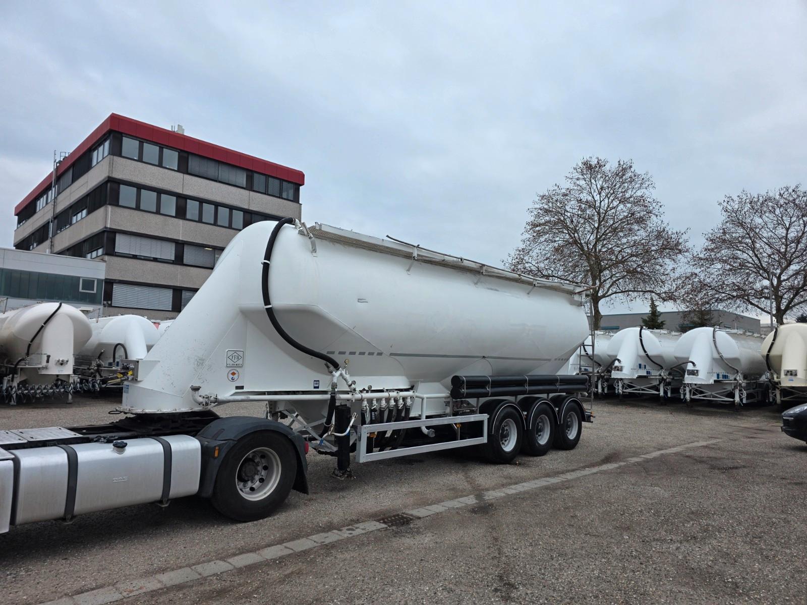 Feldbinder 46m³ Silo / 1 Kammer !