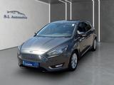 Ford Focus Lim. Titanium Wagen Nr 034 - Ford Focus mit Benzin-Antrieb: Grau, Kleinwagen