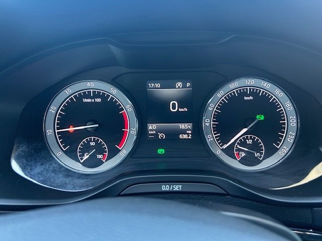 Karoq Style 1.5 TSI DSG NAV;AHK;LED;BFS;EL HECK;