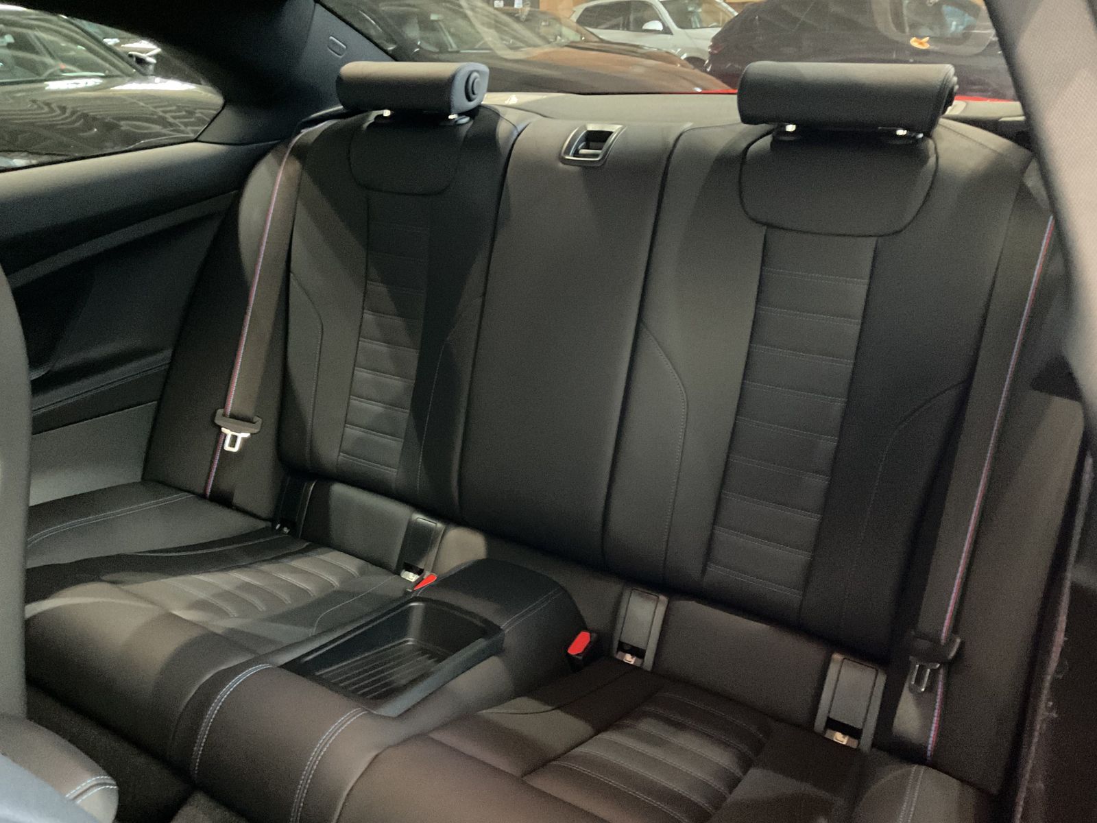 Fahrzeugabbildung BMW M2 Coupé | M Carbondach | HK Surround System | M