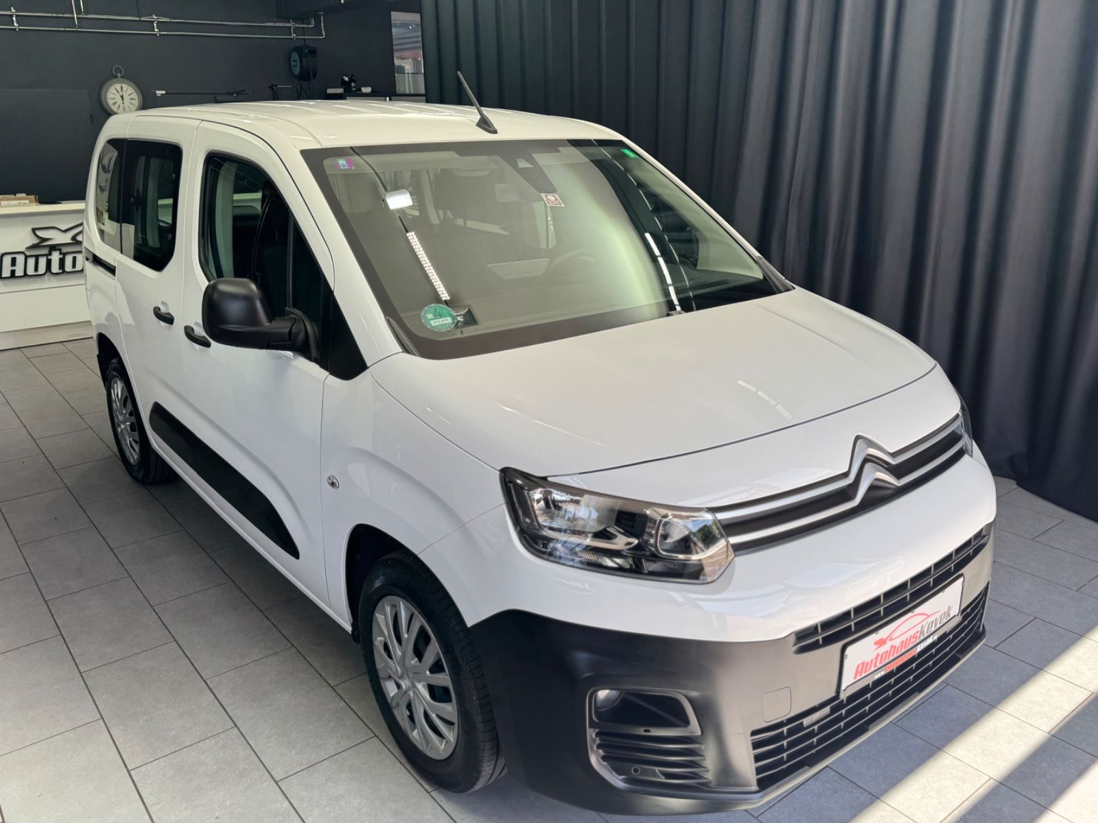 Fahrzeugabbildung Citroën Berlingo Live Pack M|NAVI|PDC|1.HAND