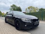 BMW 320d Limousine M-Paket/HeadUp/19Zoll/LEDSW - BMW 320 in Bielefeld